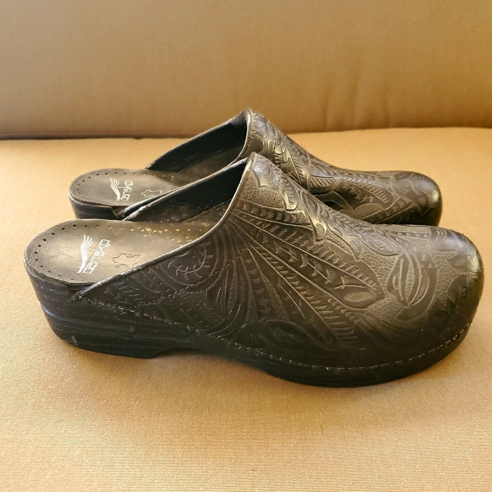 Dansko black embossed mules 42